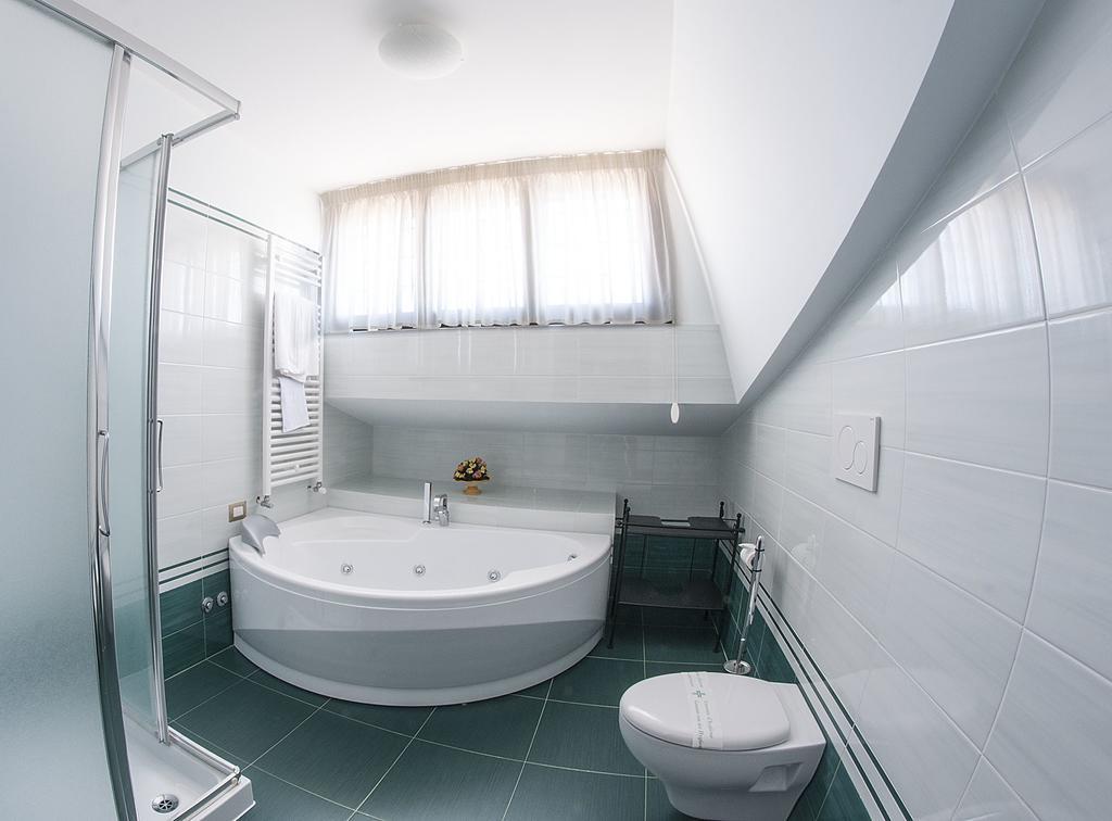 Domus Traiani Fiumicino Hotel Værelse billede